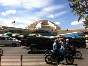 Le marché central de Phnom Penh, l'un des plus grand dôme au monde.